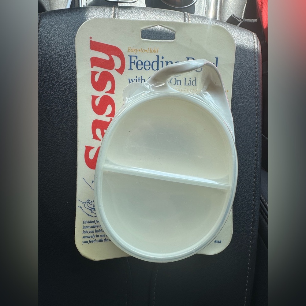 NEW Vintage 1994 Sassy Easy to Hold Feeding Bowl w Snap On Lid